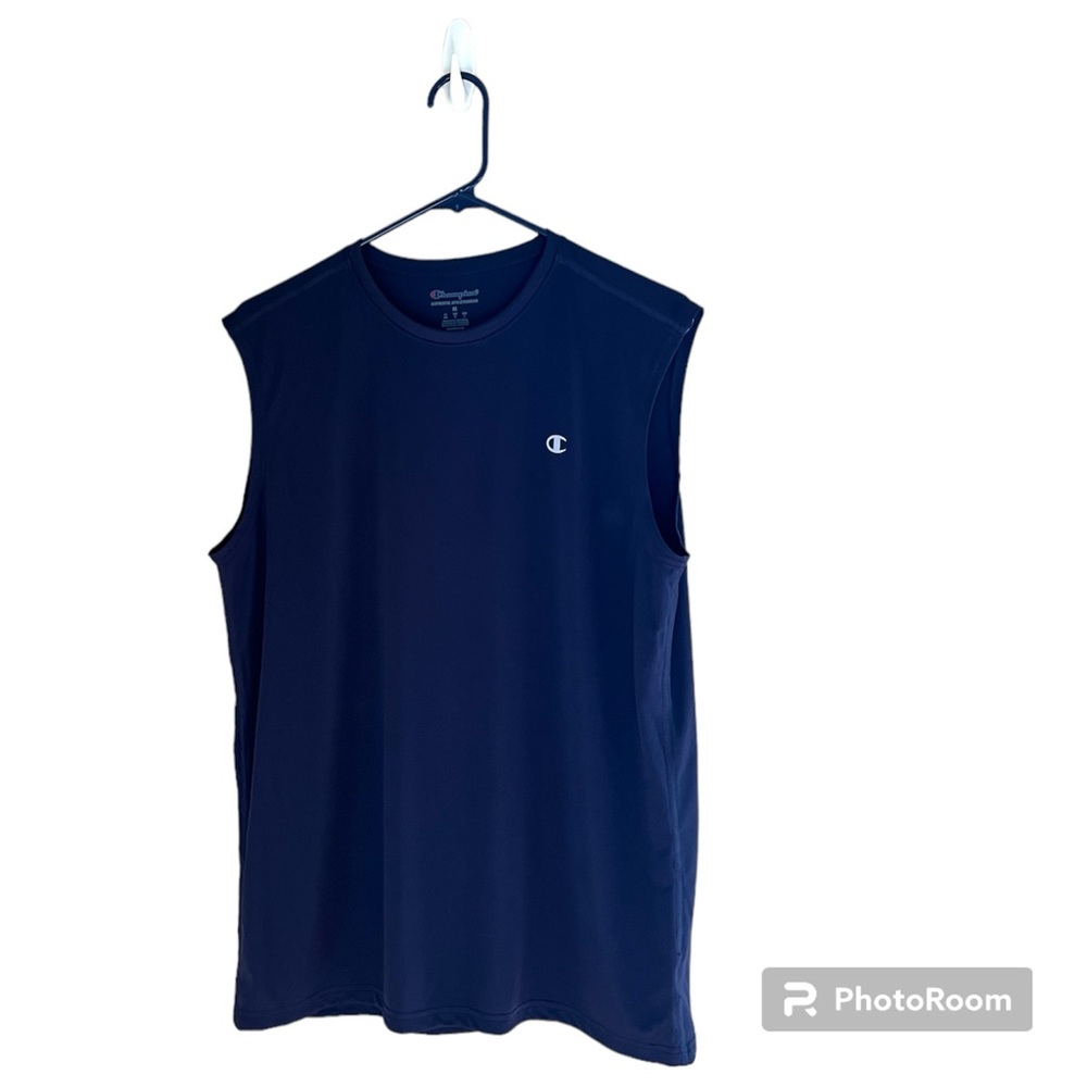 🔷CHAMPION: Men’s size M, navy blue sleeveless tank top, barely worn🔷